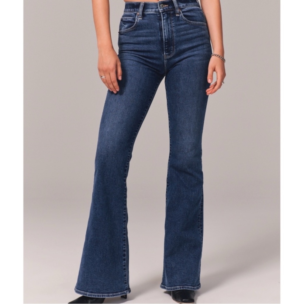 Abercrombie & Fitch The Flare Ultra high rise Jean
